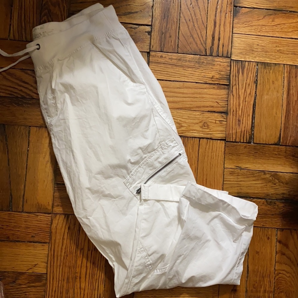 Bass white capris size: s